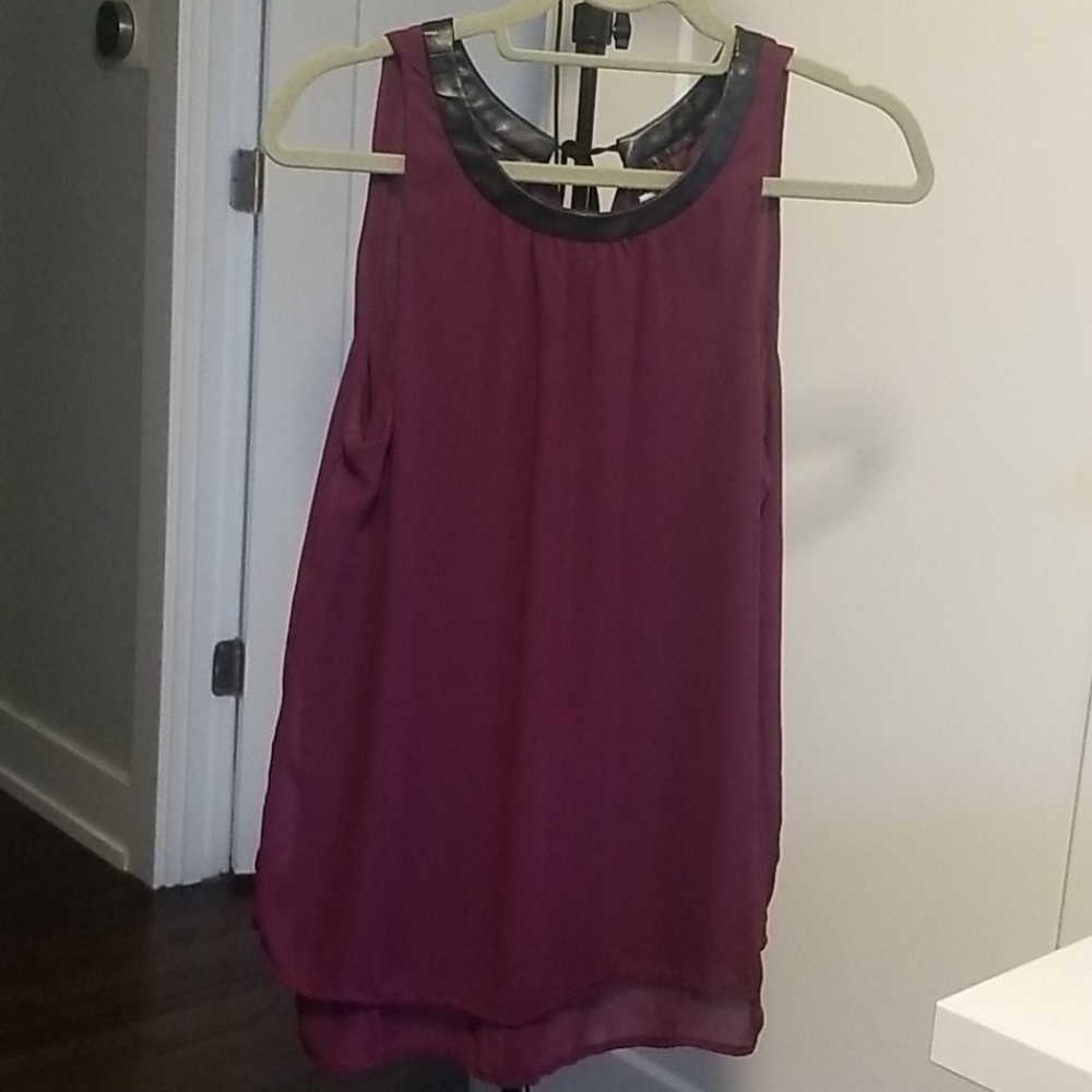 Short sleeve maroon blouse with leather collar